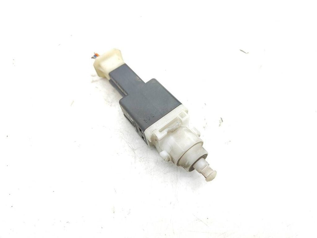 Alfa Romeo 147 2003 brake pedal sensor switch 46840510