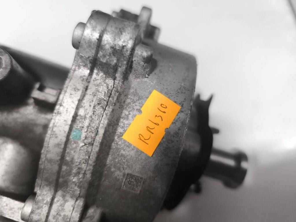 BMW M4 F82 F83 2017 Petrol S55 Vacuum / fuel pump 0261520255