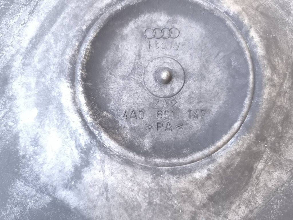 Audi A6 S6 C4 4A 1996 R15 wheel hub cap trim 4A0601147
