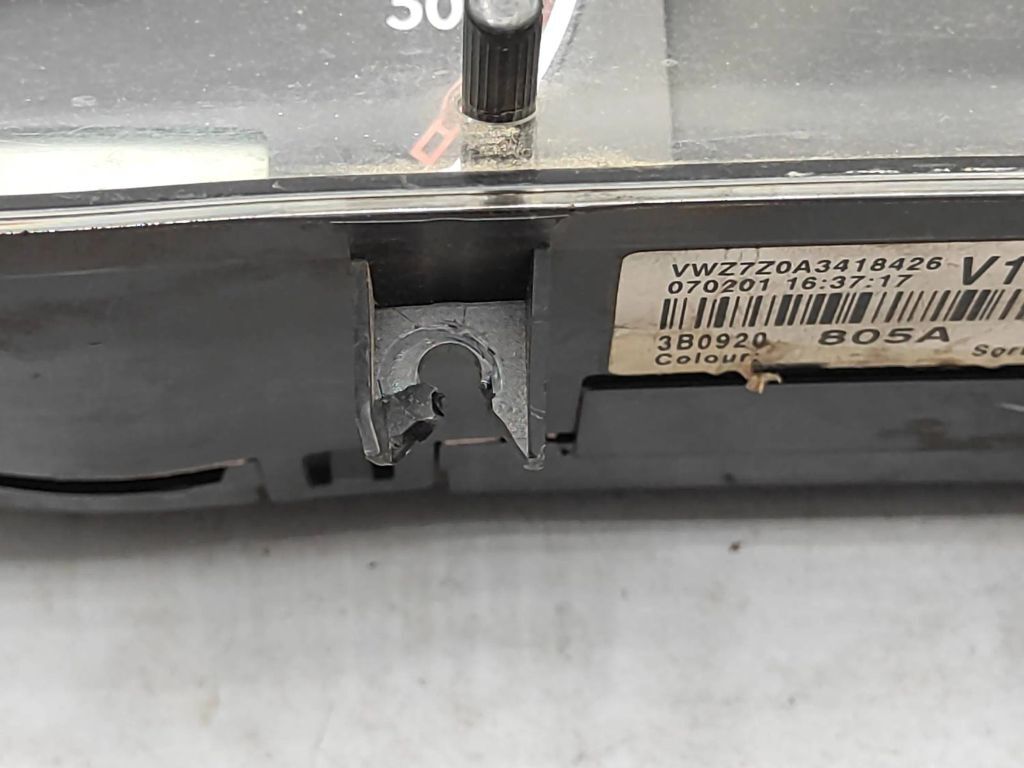 Volkswagen PASSAT B5.5 2002 LHD speedometer instrument cluster 3B0920805A