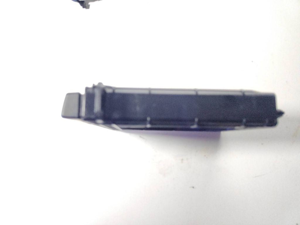 Toyota Avensis T250 2008 front panel cup holder