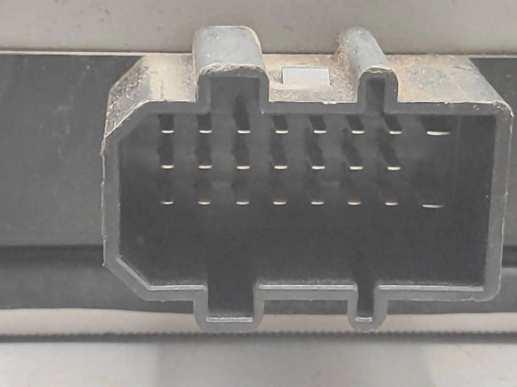 Audi A4 S4 B6 8E 8H 2001 Sound system amplifier 8E5035223