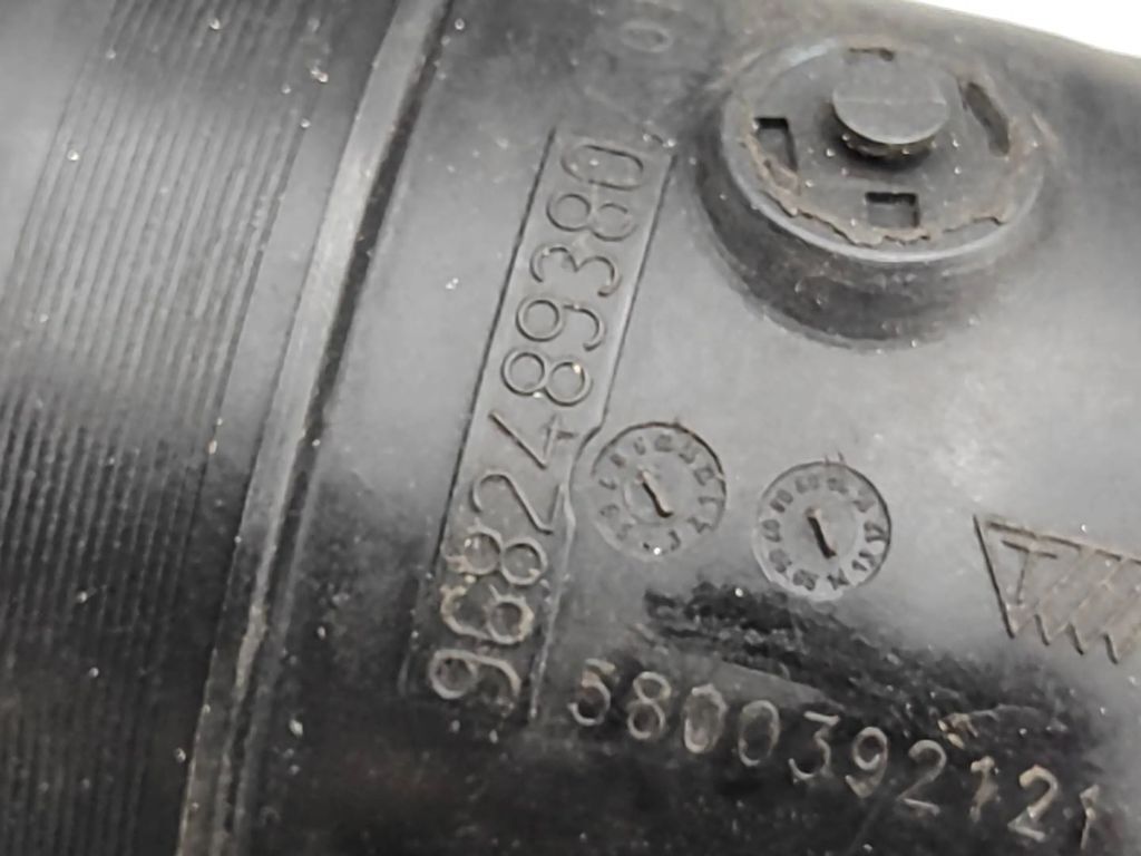 Peugeot 407 2.2HDI 2007 Diesel air intake hose pipe 9682489380