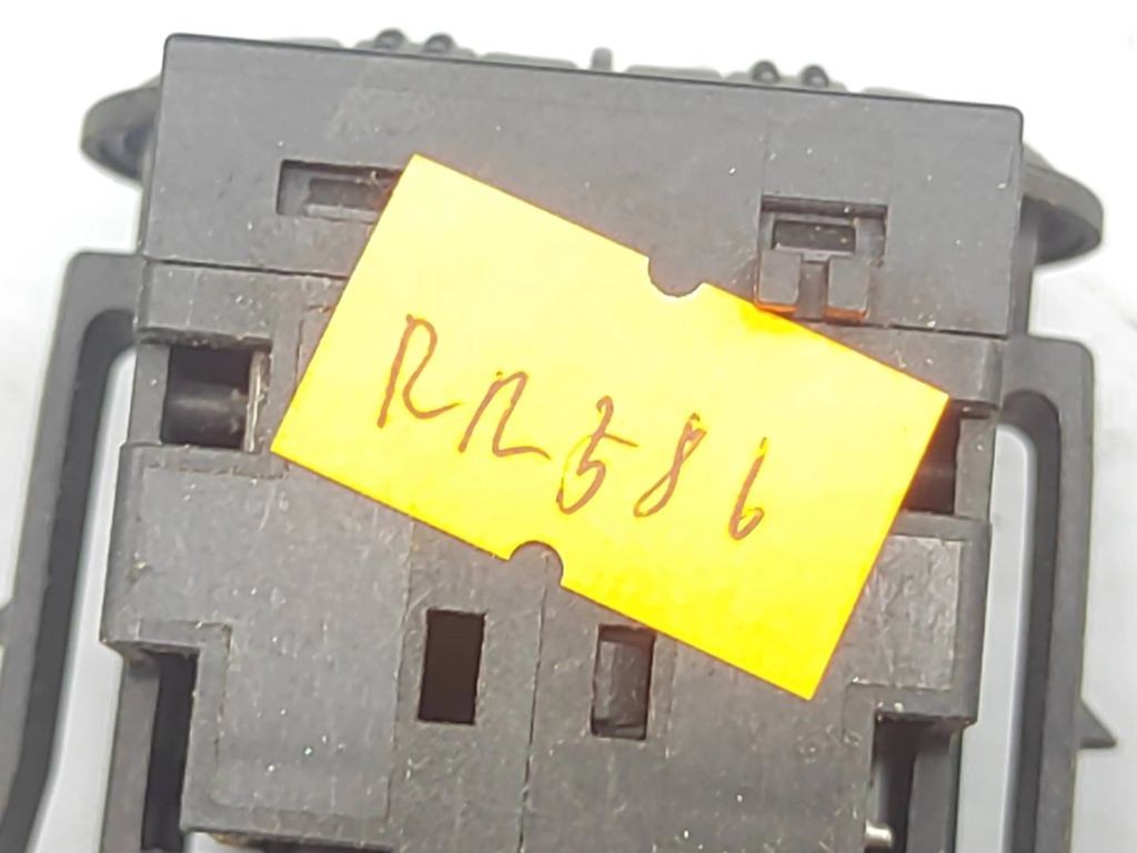 Volkswagen PASSAT B5 2000 Headlight level height control switch