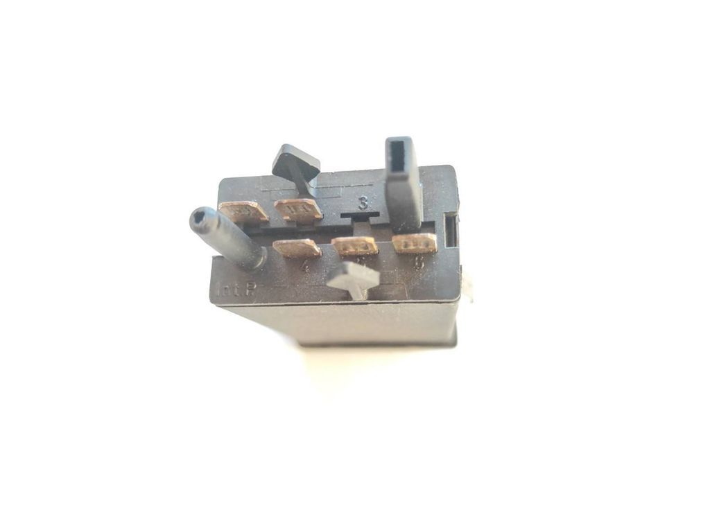 Audi A4 S4 B5 8D 1997 Windscreen window heater switch 4D0941503B