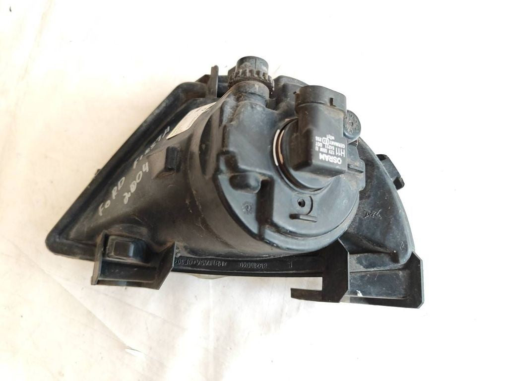 Ford Fiesta 2004 front left bumper fog light 89202172