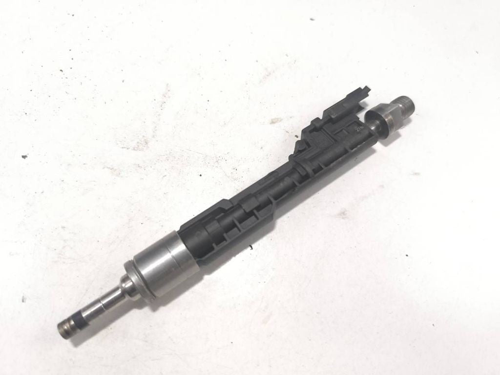 BMW Petrol Engine fuel injector 0261500136