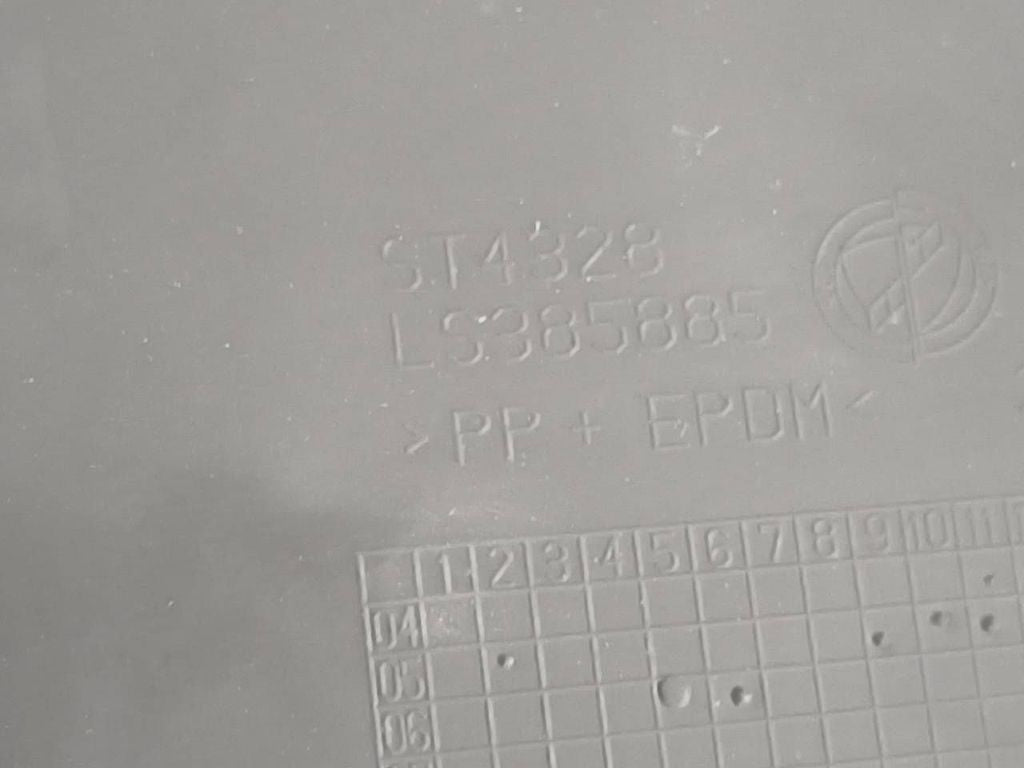 Alfa Romeo 147 1.9JTD 85kW 8V 2005 Front center console pad LS385885