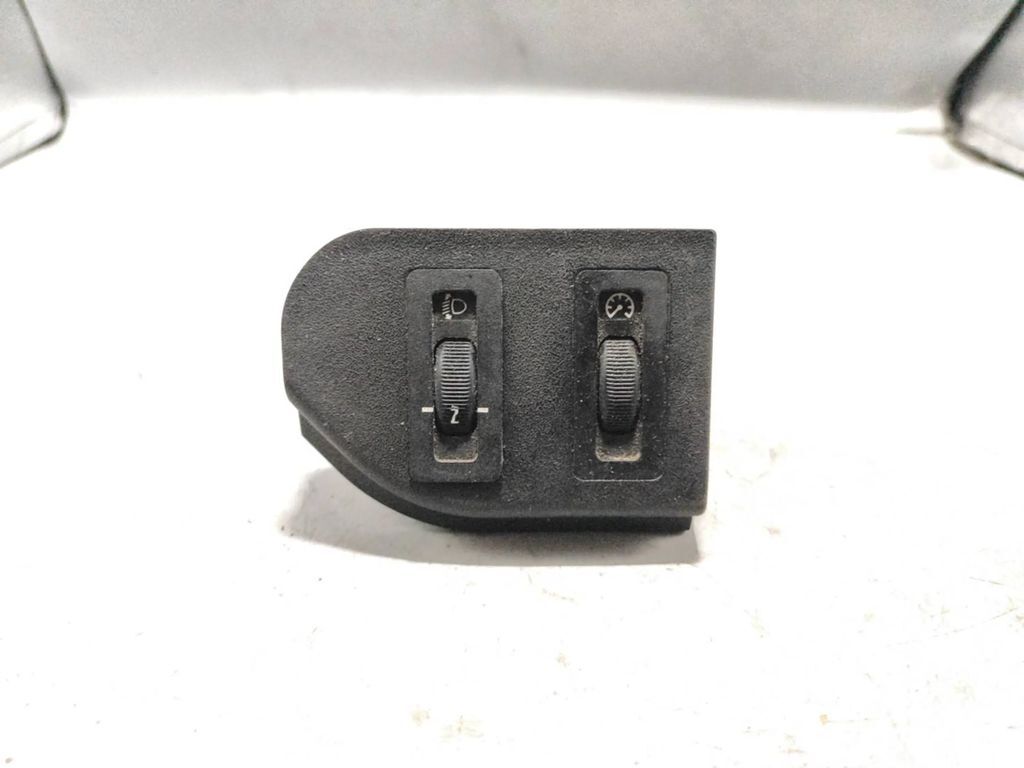 BMW 3 E36 320i 1992 Headlight level height control switch 13934209