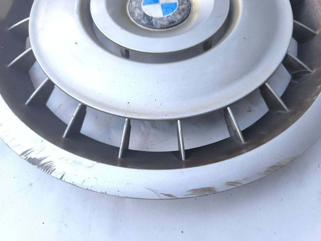 BMW 5 E34 1992 R15 wheel hub cap trim 36131181532