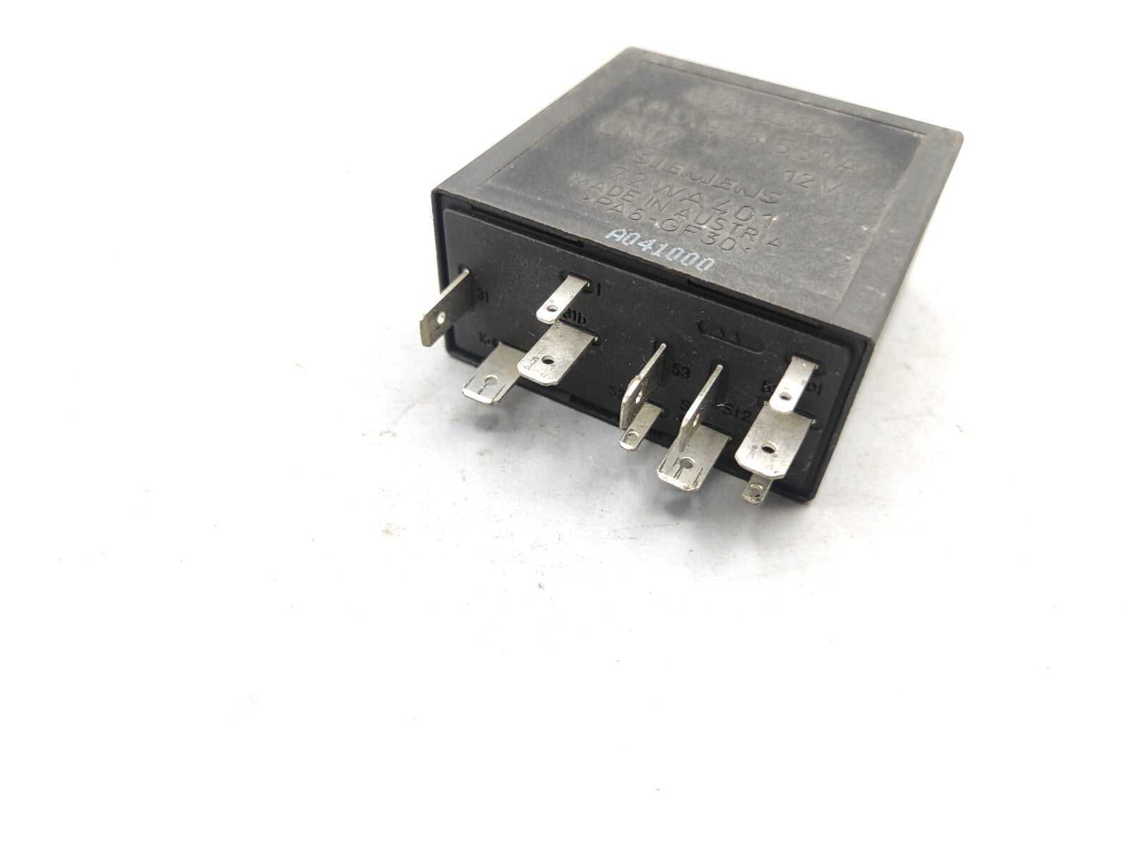 Volkswagen Passat B5 1998 Windshield Wiper Module ECU Relay 4B0955531A