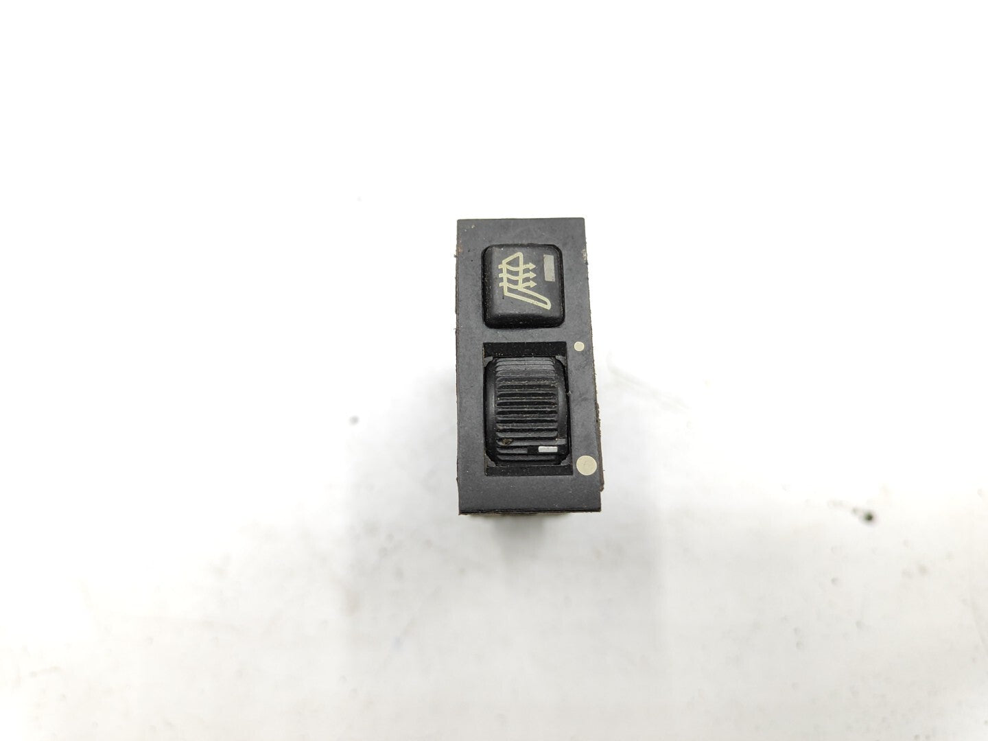 BMW 5 SERIES E39 530D 2001 Heated Seat Switch Button 8352259 61318352259