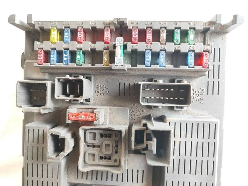Citroen C5 2003 Fuse module 9646226880
