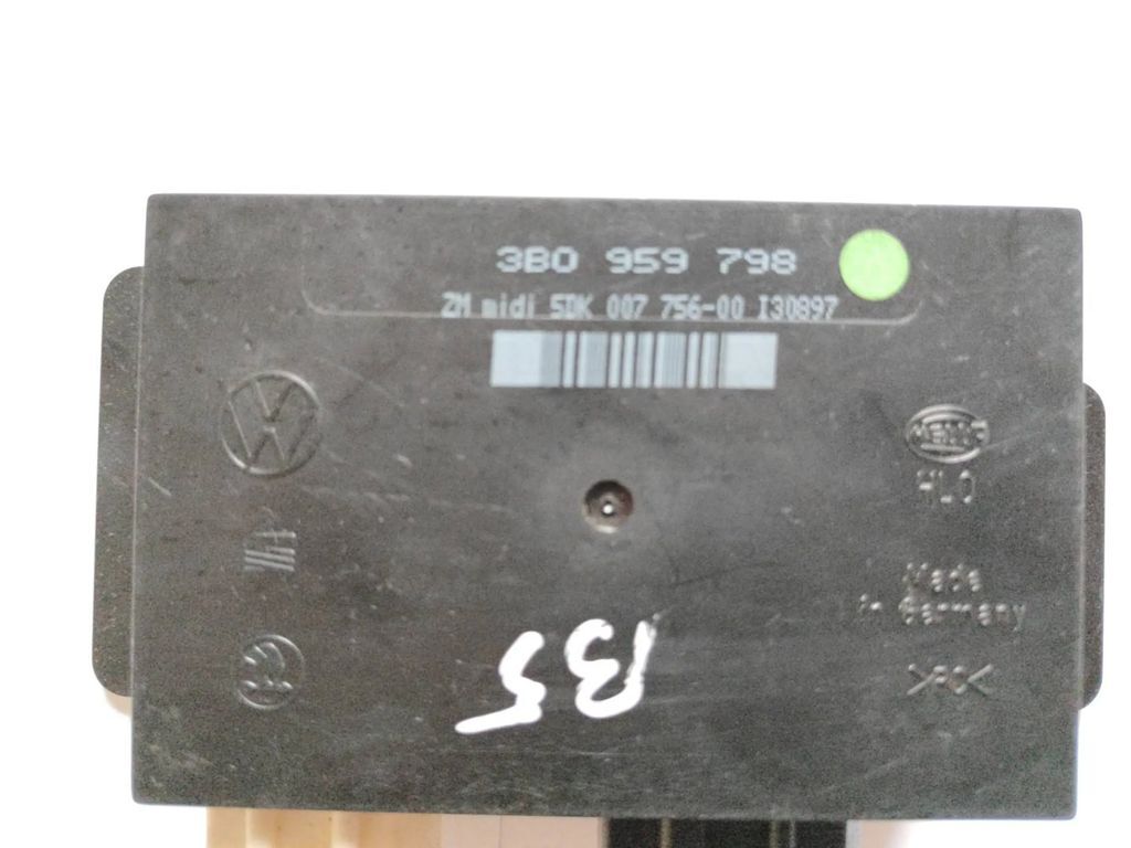 Volkswagen PASSAT B5 3B2 1997 Comfort convenience body module 3B0959798