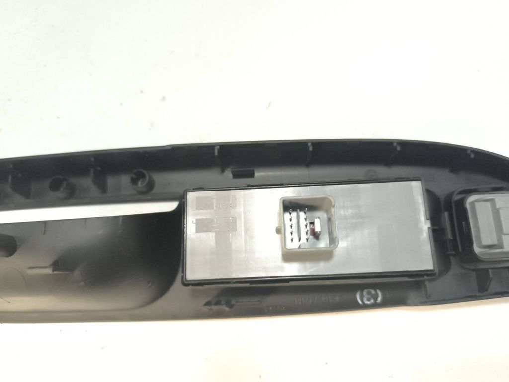 Volkswagen PASSAT B6 2008 Front Left Electric window control switch