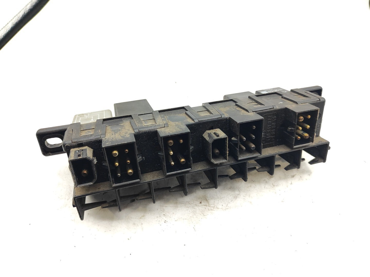 Audi A4 B5 1.6i 74kW Petrol 2001 Fuse Relay Box Unit 4A0941822