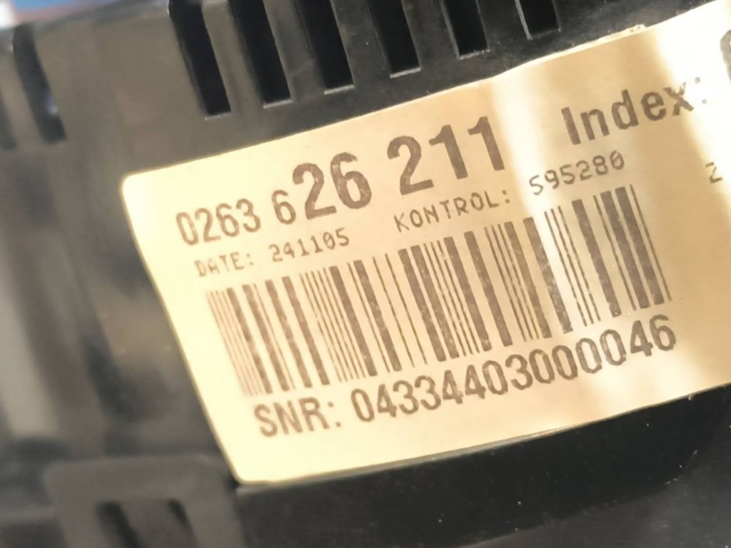 Audi A4 S4 B7 8E 8H 2.0TDI 2007 speedometer instrument cluster 0263626211