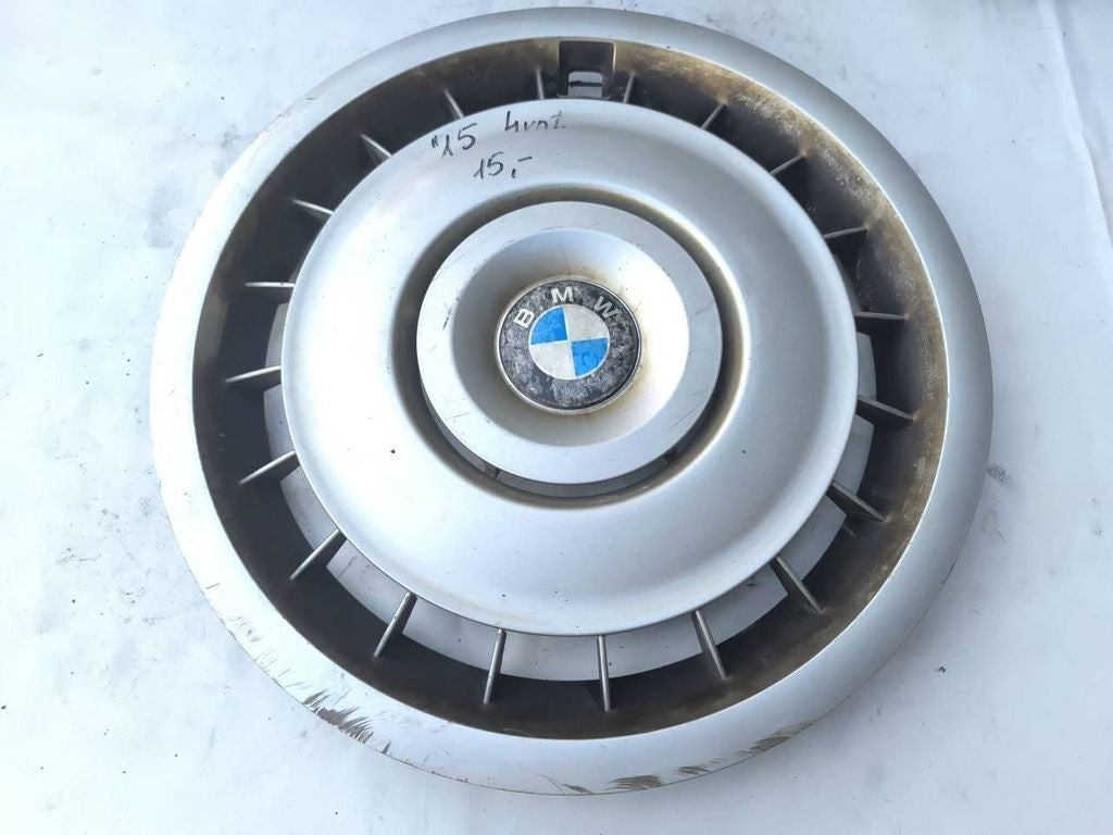 BMW 5 E34 1992 R15 wheel hub cap trim 36131181532