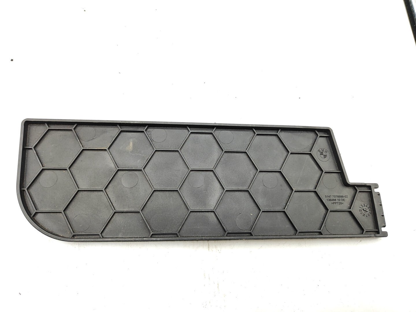 BMW E61 530D 170kW Estate 2005 Rear boot luggage trim plate 7076688 51477076688