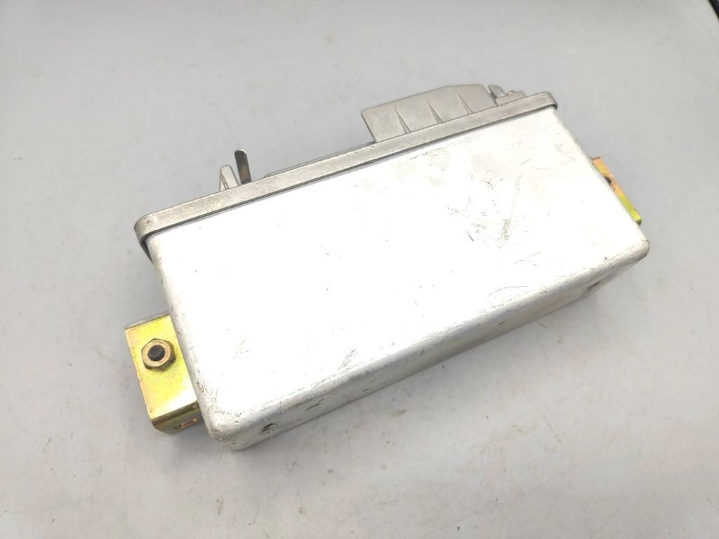 Audi 80 90 S2 B4 1994 ABS control unit module 4A0907379A