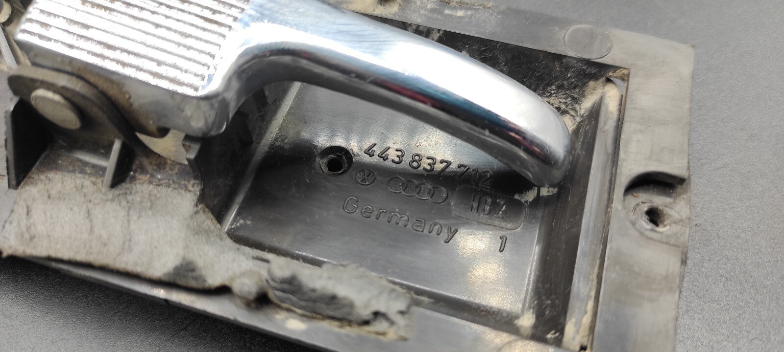 Audi 100 C3 1986 Rear Right Door Inner Handle 443837712