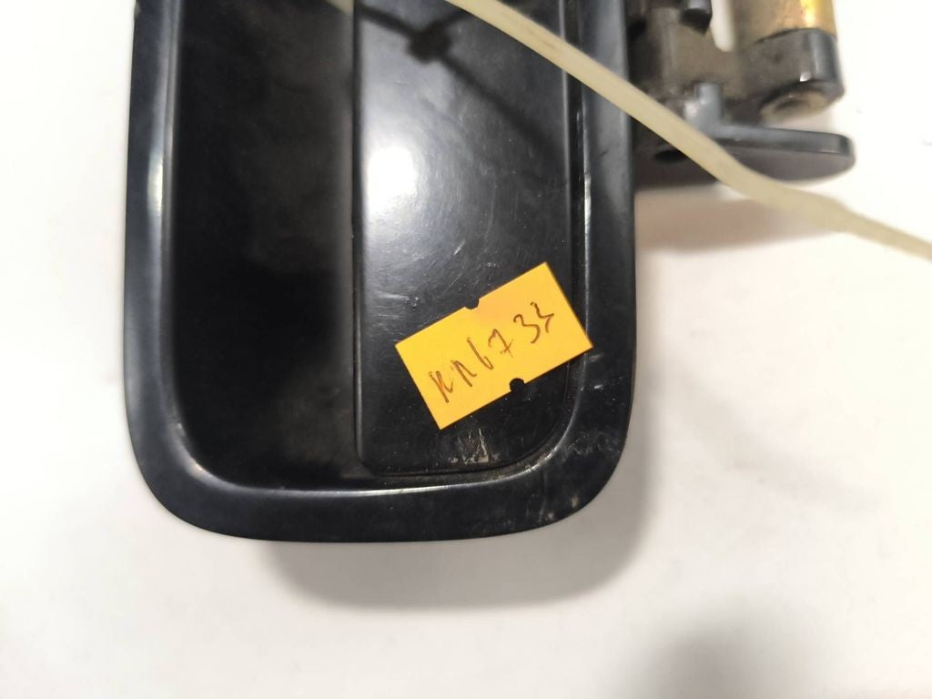 Toyota Camry 2001 Front right door exterior handle 69210AA010