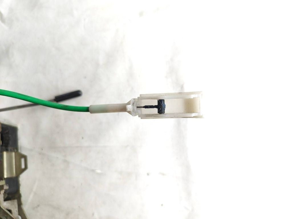 BMW 5 E39 1997 LHD Front left door lock 8352165