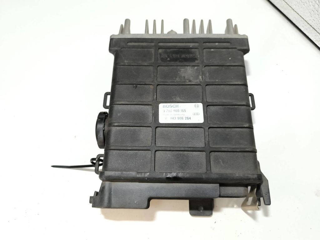 Audi 80 90 B4 1995 Petrol Engine control unit module ECU 443906264
