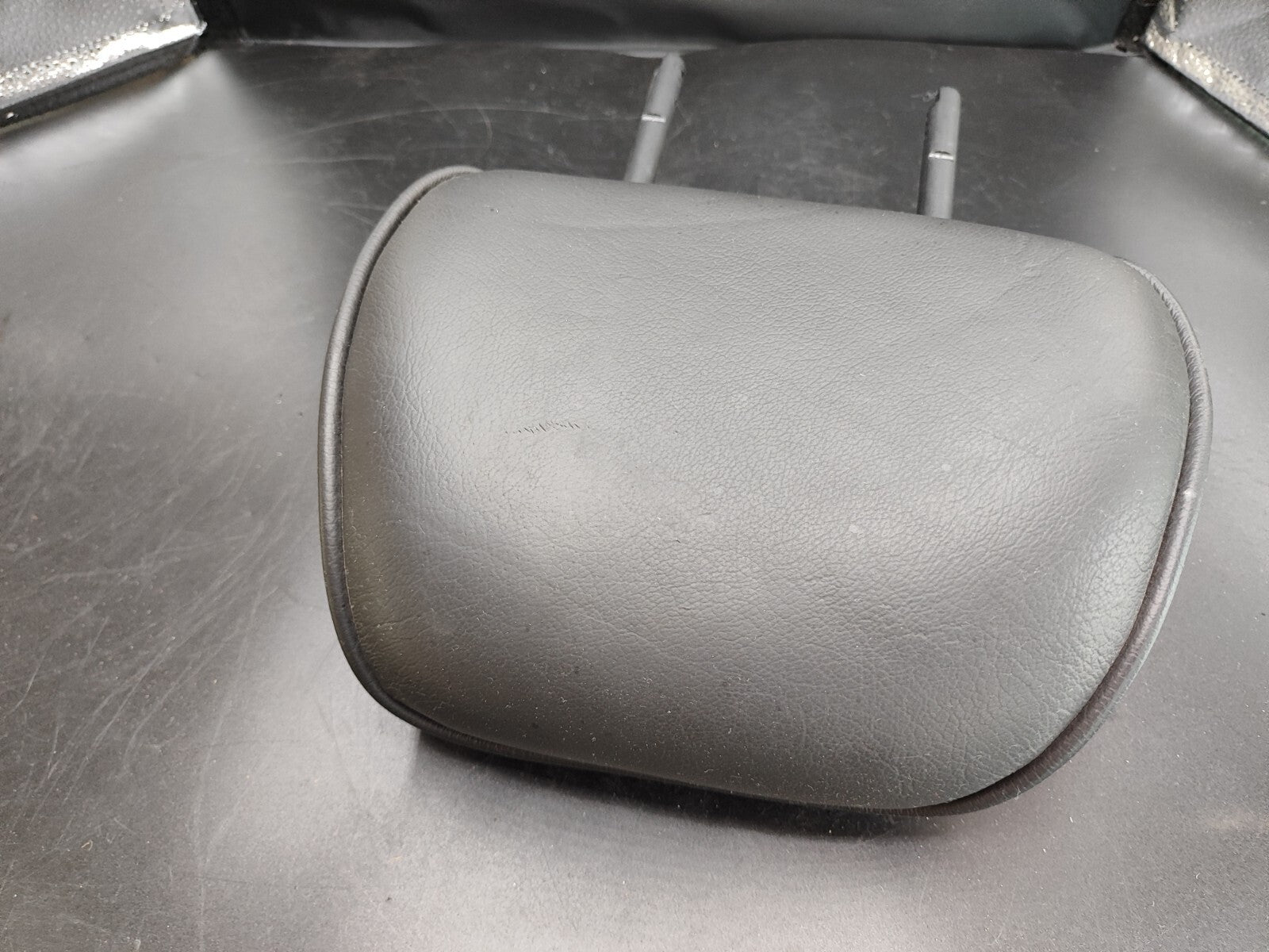 Alfa Romeo 147 1.9JTD 110kW 2003 Rear Interior Seat Headrest Black Leather