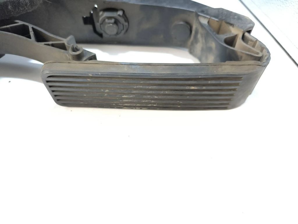 Mercedes-Benz E320 W211 2004 Diesel accelerator throttle pedal A2113000604