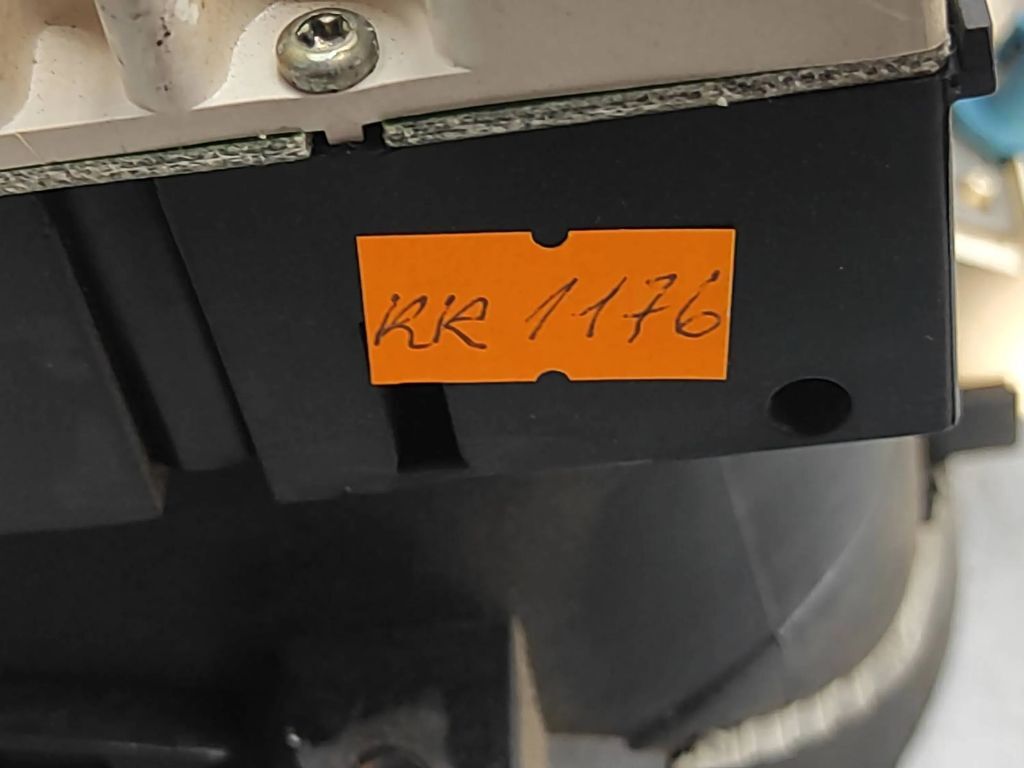 Volkswagen Golf III 1993 LHD speedometer instrument cluster 1H6919850FX