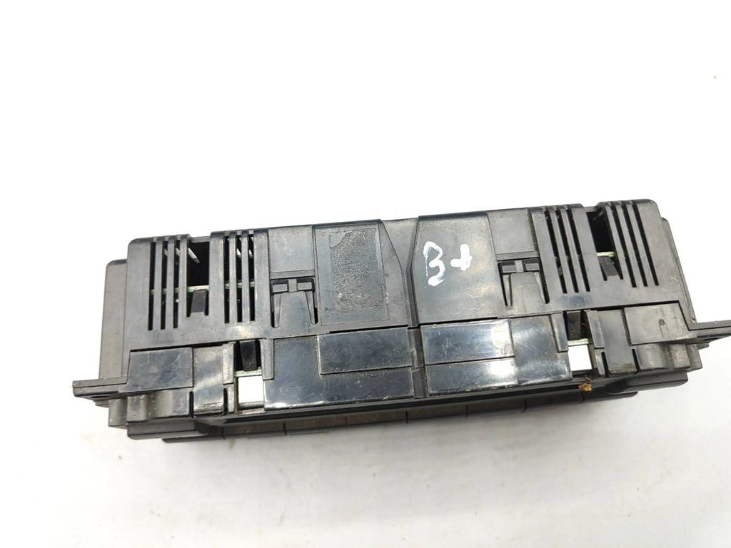 Volkswagen VW PASSAT B5 1999 AC Climate control unit module 3B1907044H