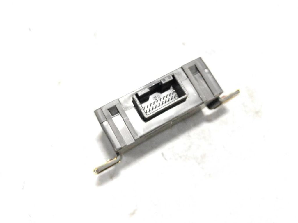 Audi A6 S6 C5 4B 1997 Alarm control unit module 4B0951173