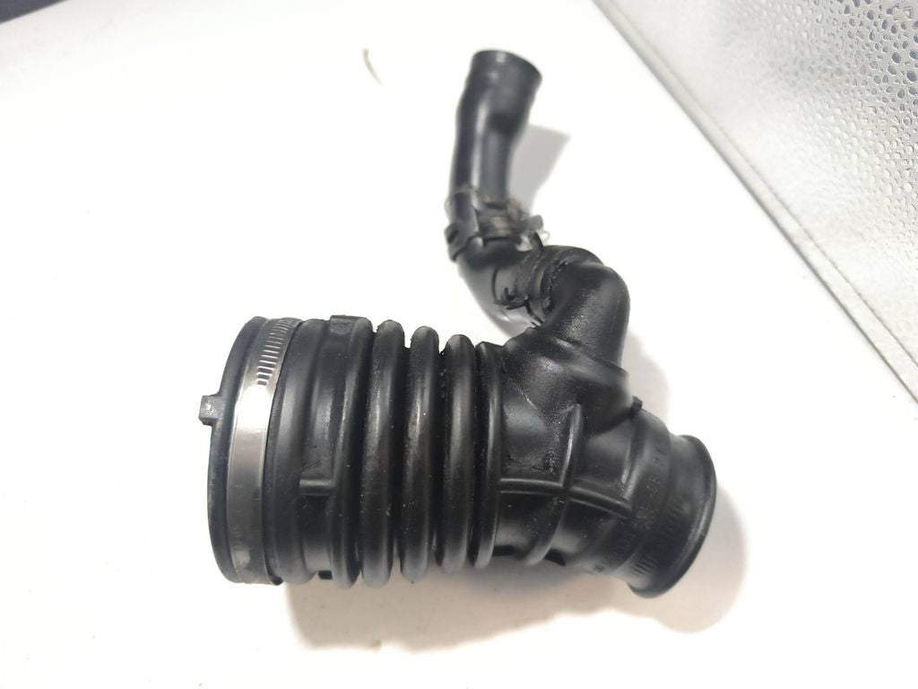 Opel Omega B2 2001 Diesel turbo air intake inlet pipe hose 90572133