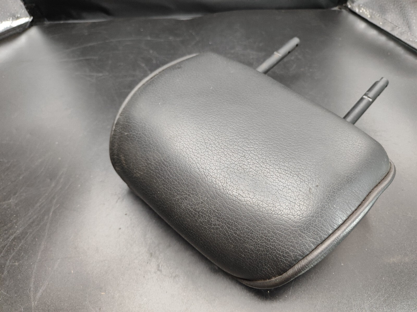 Alfa Romeo 147 1.9JTD 110kW 2005 Rear Interior Seat Headrest Black Leather