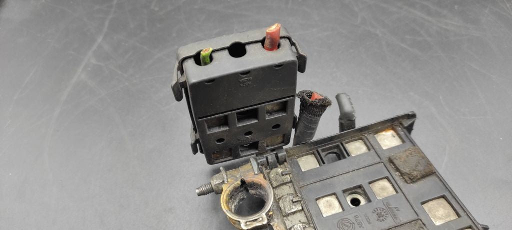 Alfa Romeo 159 2007 Positive wiring loom therminal 60668852