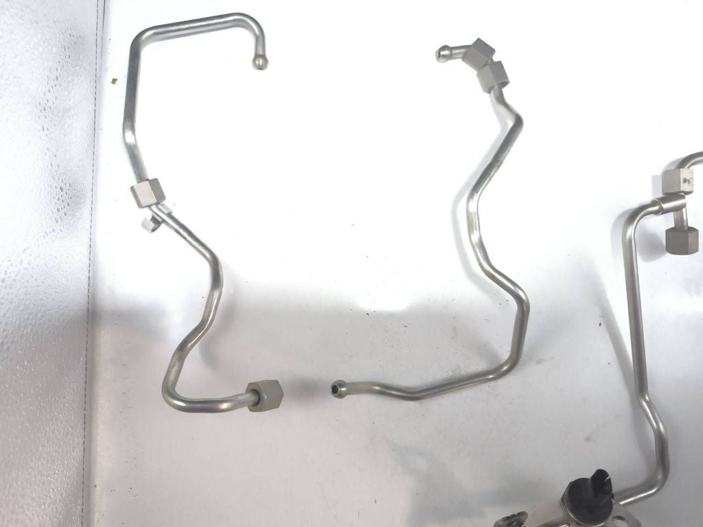 BMW M4 F82 F83 2017 S55 Fuel line pipe hose 0261230349