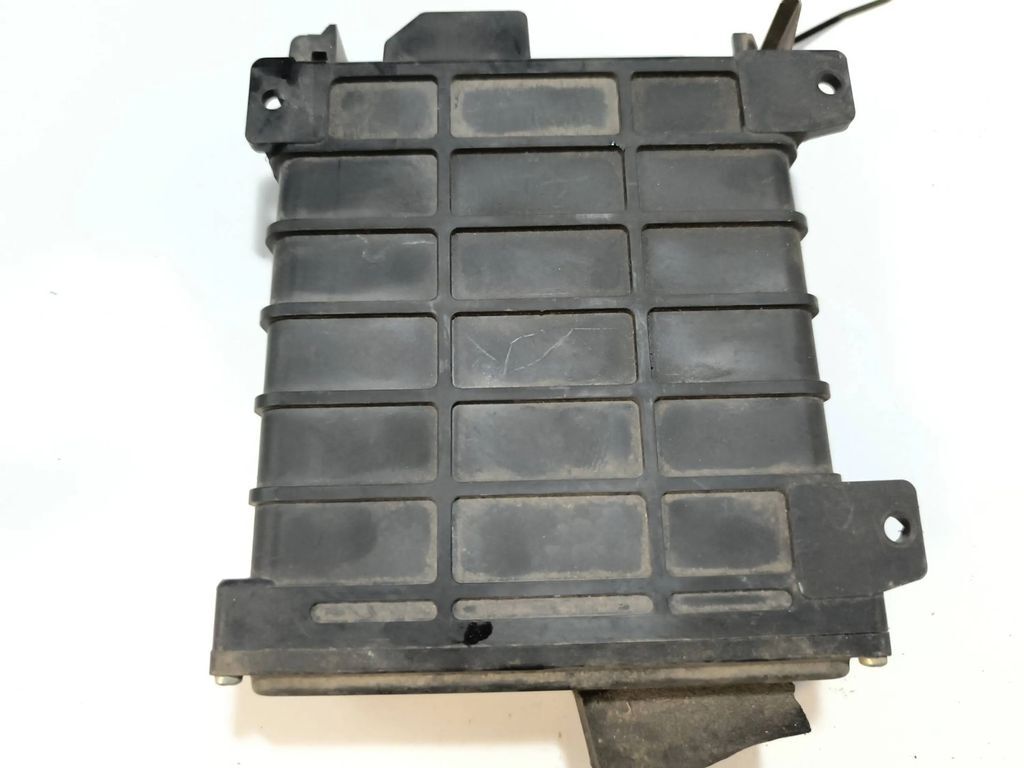 Audi 80 90 S2 B4 Petrol 1993 Engine control unit module ECU 811906264A