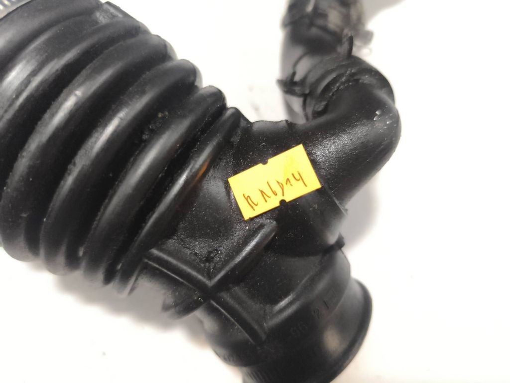 Opel Omega B2 2001 Diesel turbo air intake inlet pipe hose 90572133