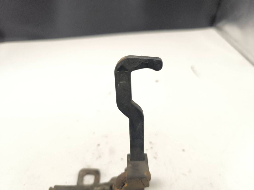 Alfa Romeo 159 JTDM 2007 Front bonnet hood lock catch