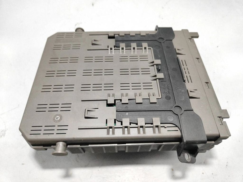 Peugeot 607 2.2i 2002 Fuse SAM Unit module 9648723680