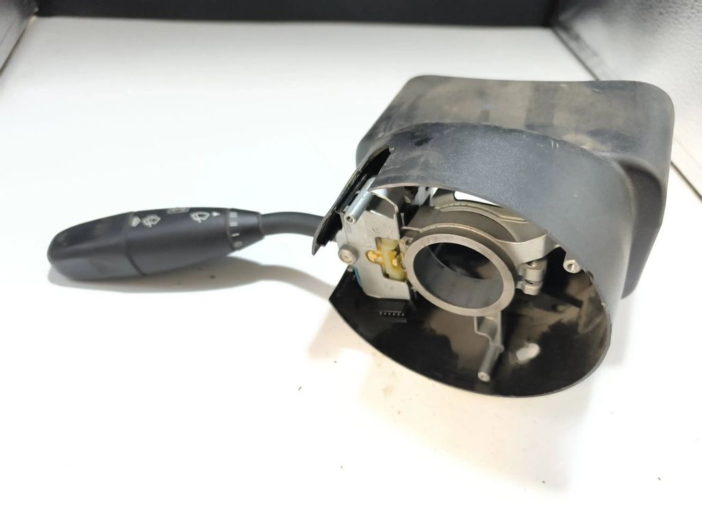 Mercedes-Benz MB Sprinter W906 2012 Turn signal indicator stalk A9065450310