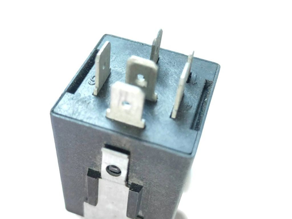 Peugeot 806 1997 relay 9609668780