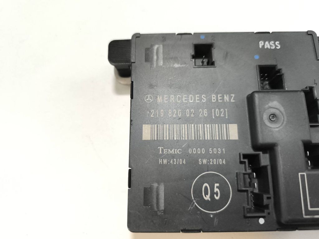 Mercedes-Benz E W211 2003 door control unit module 2198200226