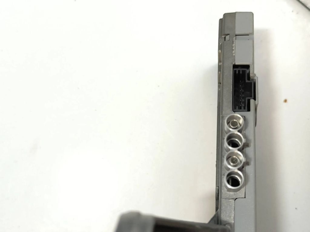 Mercedes-Benz E W211 2004 Radio Aerial antenna amplifier A2118204189