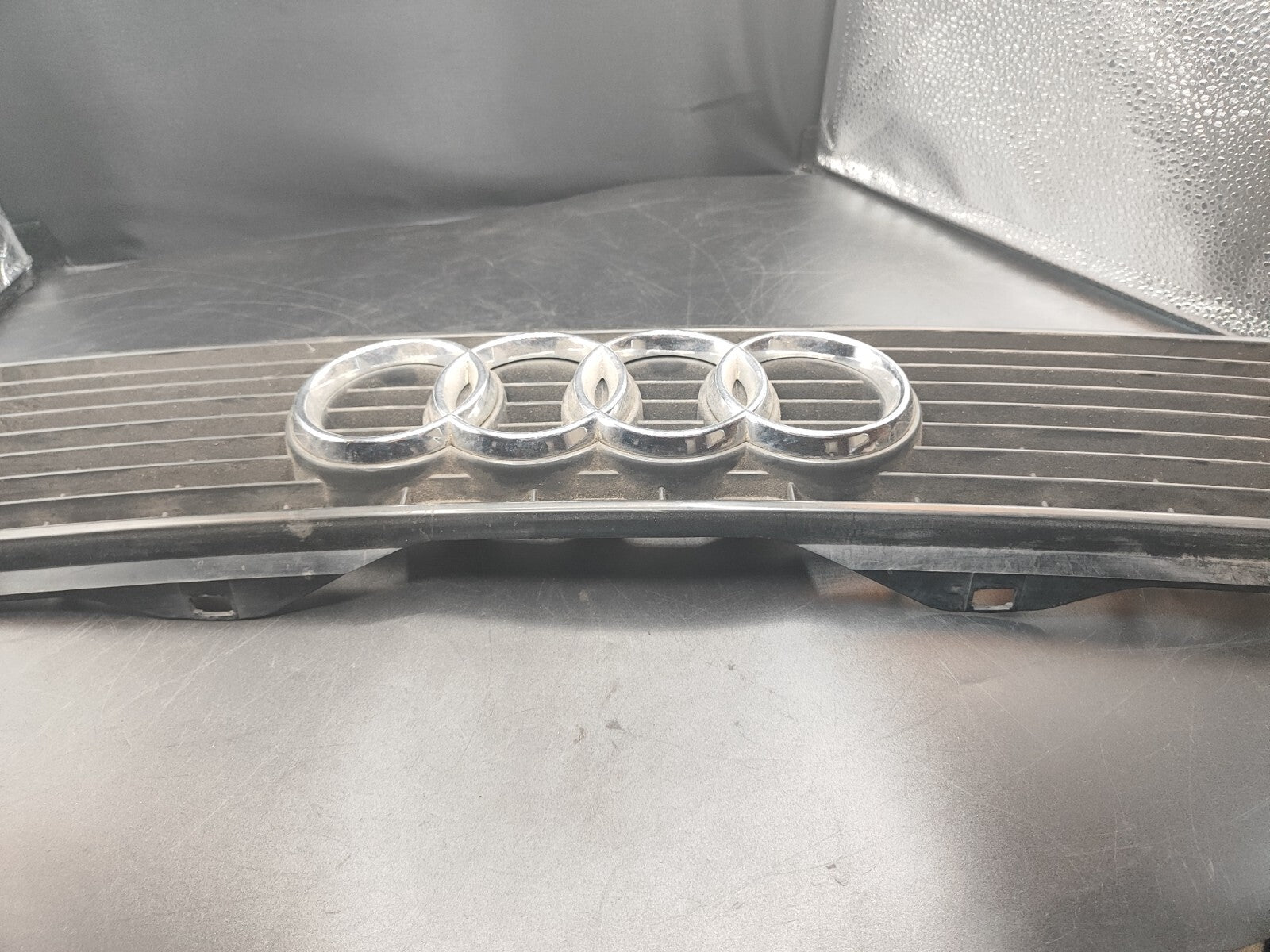 Audi 80 90 1990 Front Bumper Upper Radiator Mesh Grill 893853655