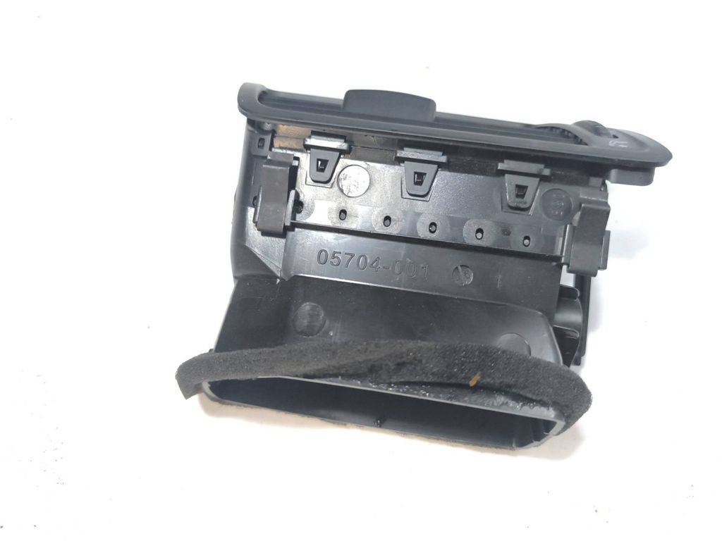 Volkswagen PASSAT B6 2008 dashboard side air vent grill trim 3C1819702