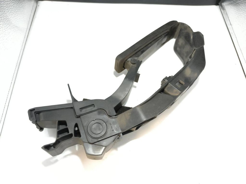 Mercedes-Benz E320 W211 2004 Diesel accelerator throttle pedal A2113000604