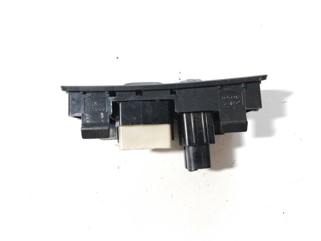 Toyota Avensis T250 2008 Wing mirror switch button 183575