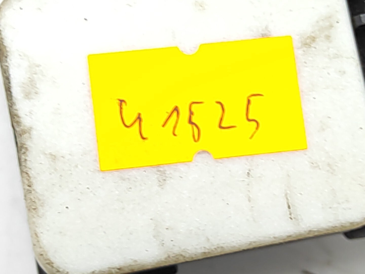 BMW E90 E91 330D 170kW 2006 Rear Impact Safety sensor 6911003